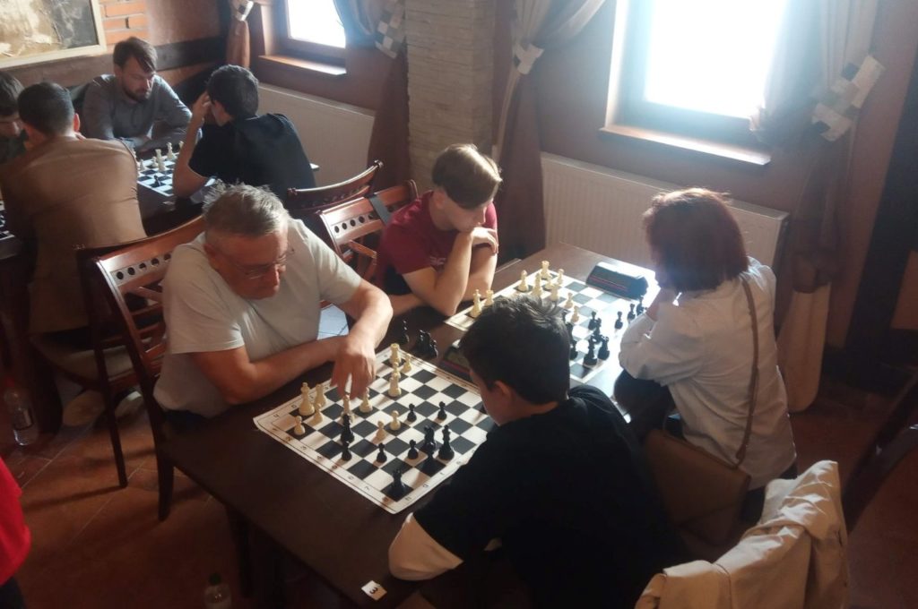 Учасниками Кубка Ужгородської осені 2023 стали понад 50 шахістів (ФОТО)
